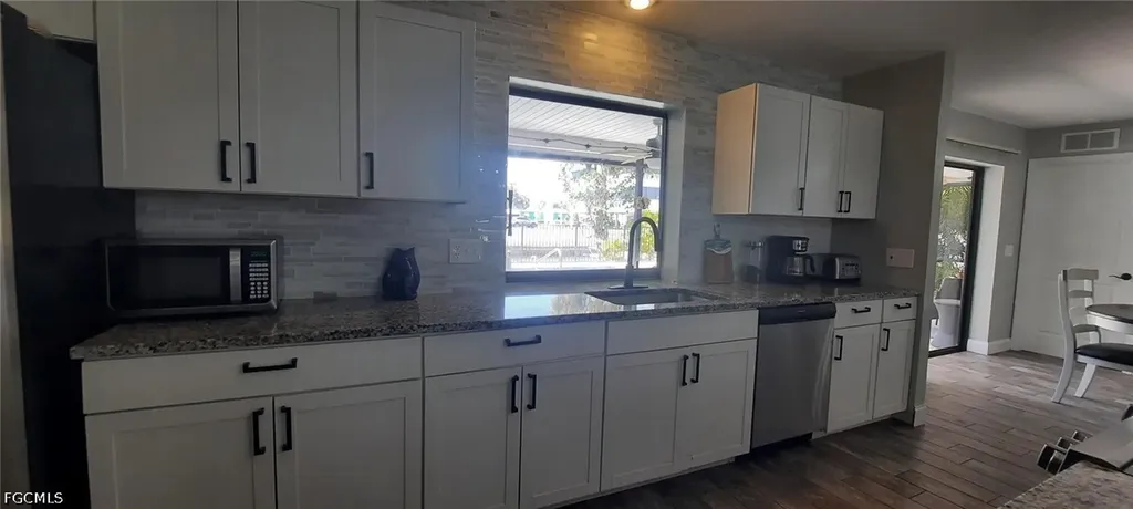 3502 SE 16th Place Cape Coral FL 33904