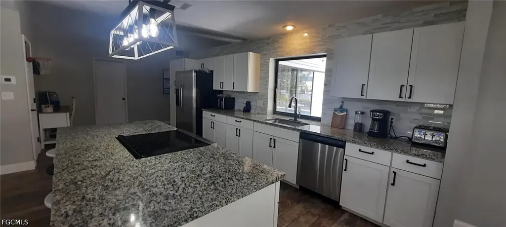 3502 SE 16th Place Cape Coral FL 33904