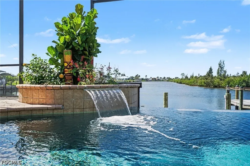 4214 Gulfstream Parkway Cape Coral FL 33993