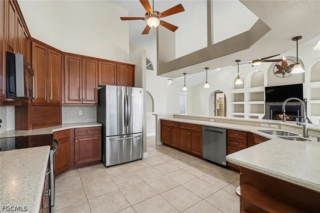 4214 Gulfstream Parkway Cape Coral FL 33993