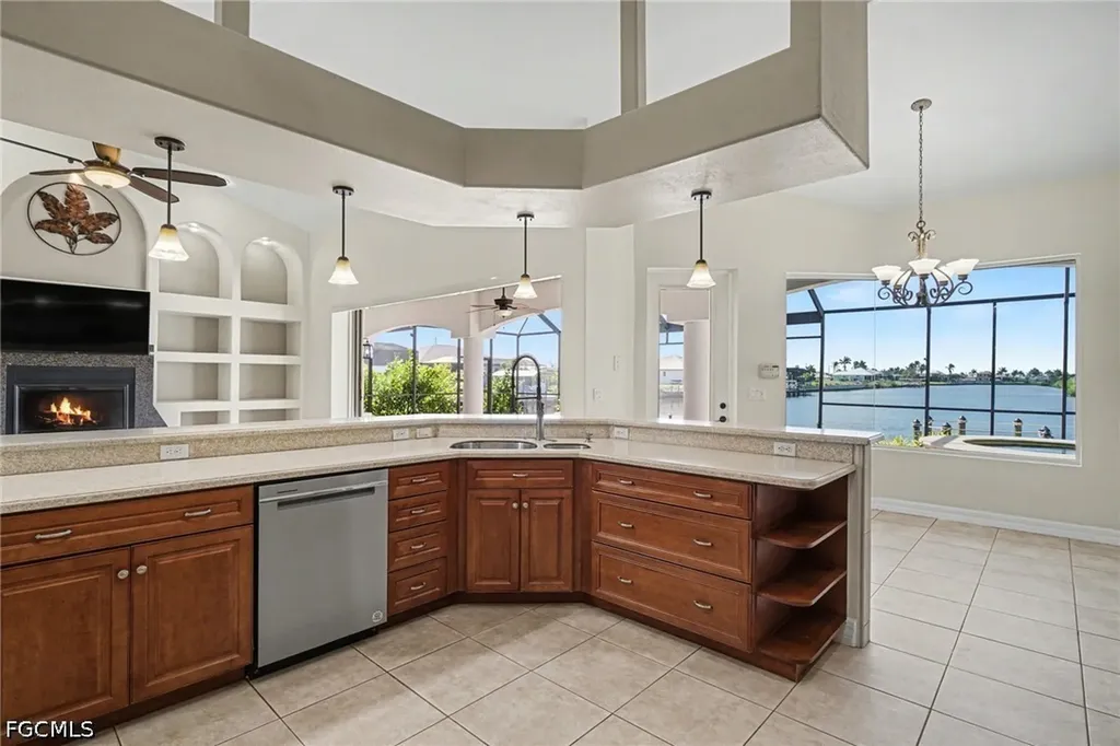 4214 Gulfstream Parkway Cape Coral FL 33993