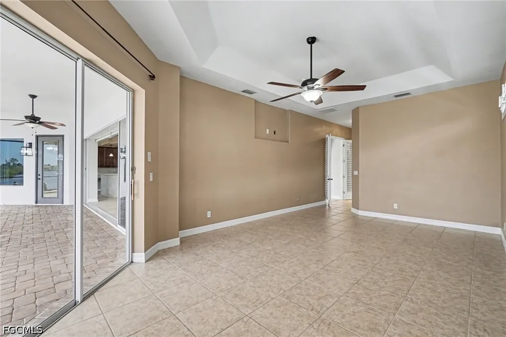 4214 Gulfstream Parkway Cape Coral FL 33993
