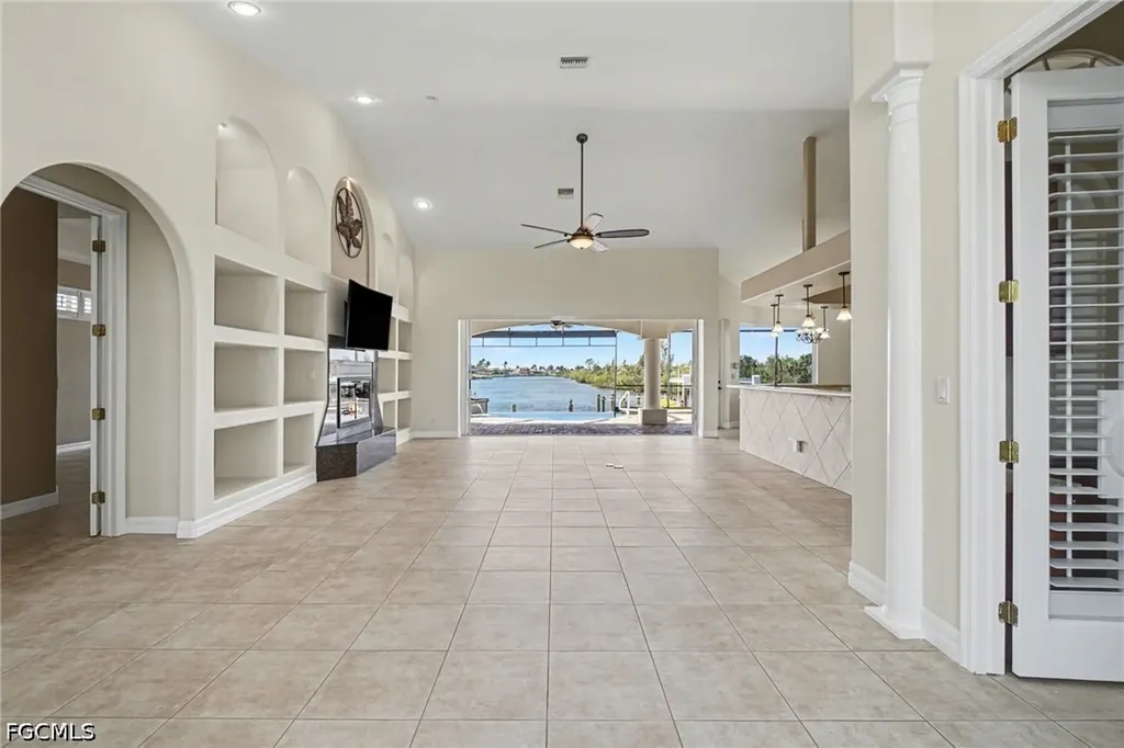 4214 Gulfstream Parkway Cape Coral FL 33993