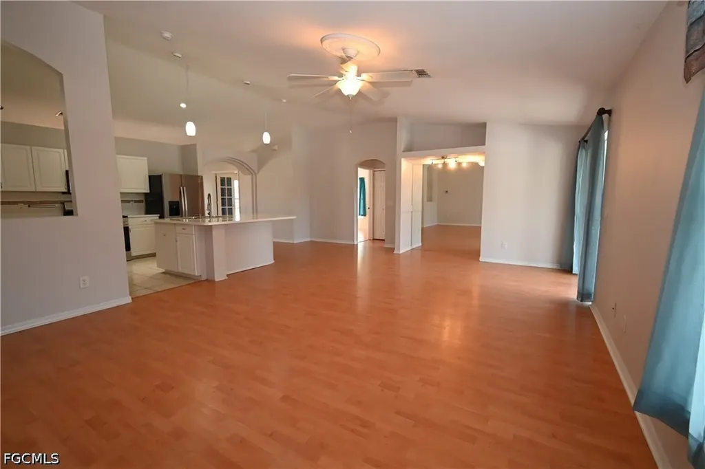 136 SE 19th Lane Cape Coral FL 33990