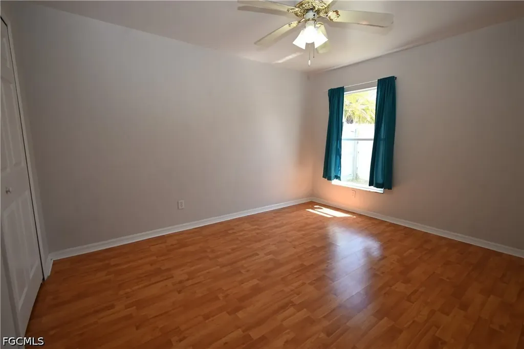 136 SE 19th Lane Cape Coral FL 33990