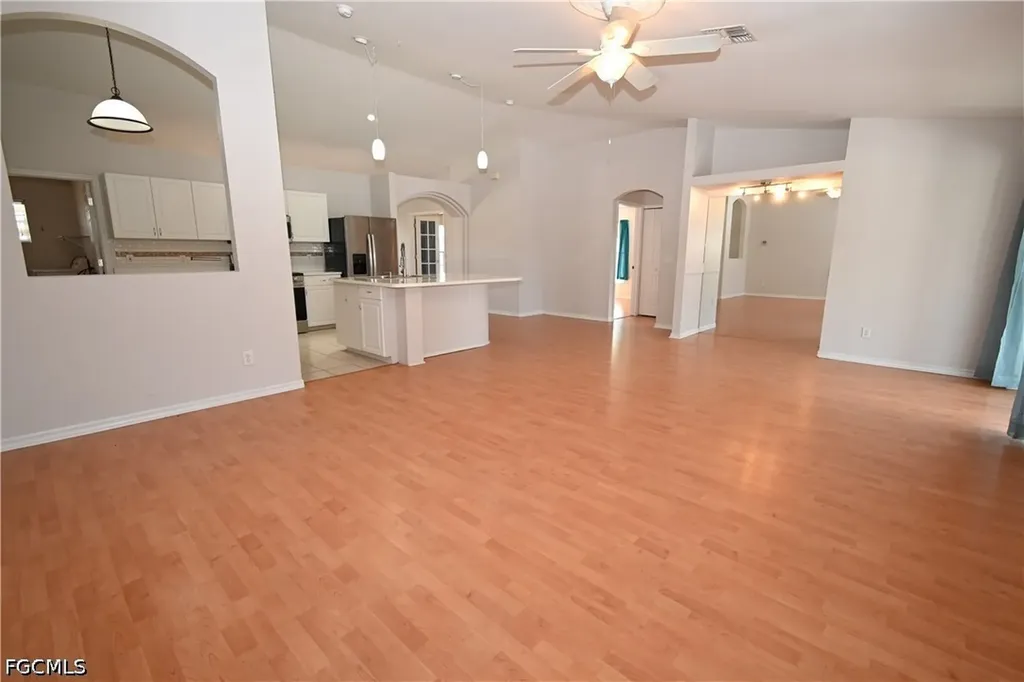 136 SE 19th Lane Cape Coral FL 33990