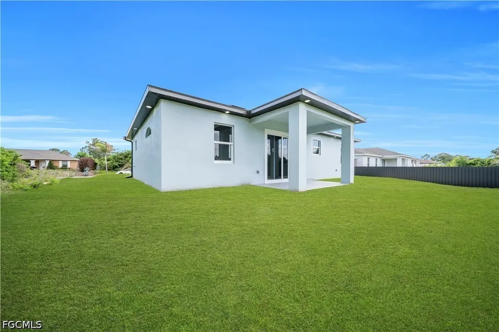 2704 15th Street SW Lehigh Acres FL 33976