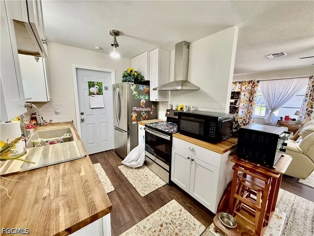 332 Dellwood Avenue Lehigh Acres FL 33936