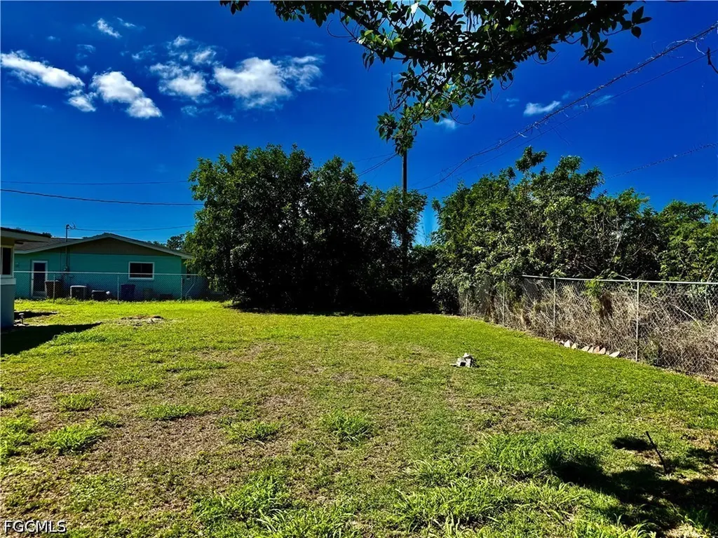332 Dellwood Avenue Lehigh Acres FL 33936