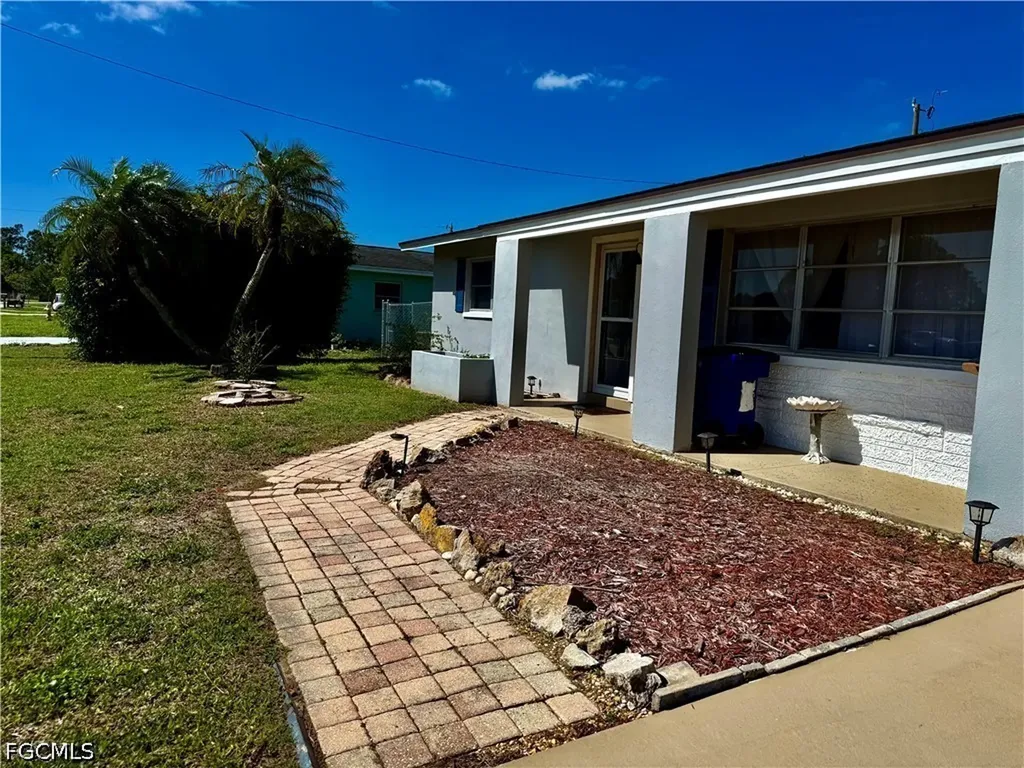 332 Dellwood Avenue Lehigh Acres FL 33936