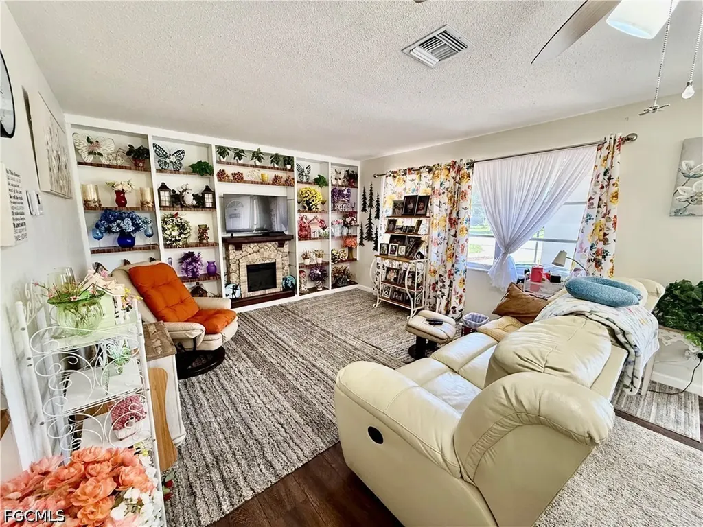332 Dellwood Avenue Lehigh Acres FL 33936