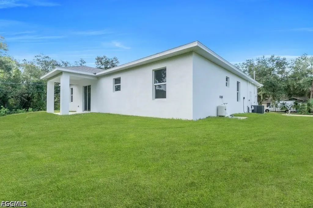 2003 E 14th Street Lehigh Acres FL 33972