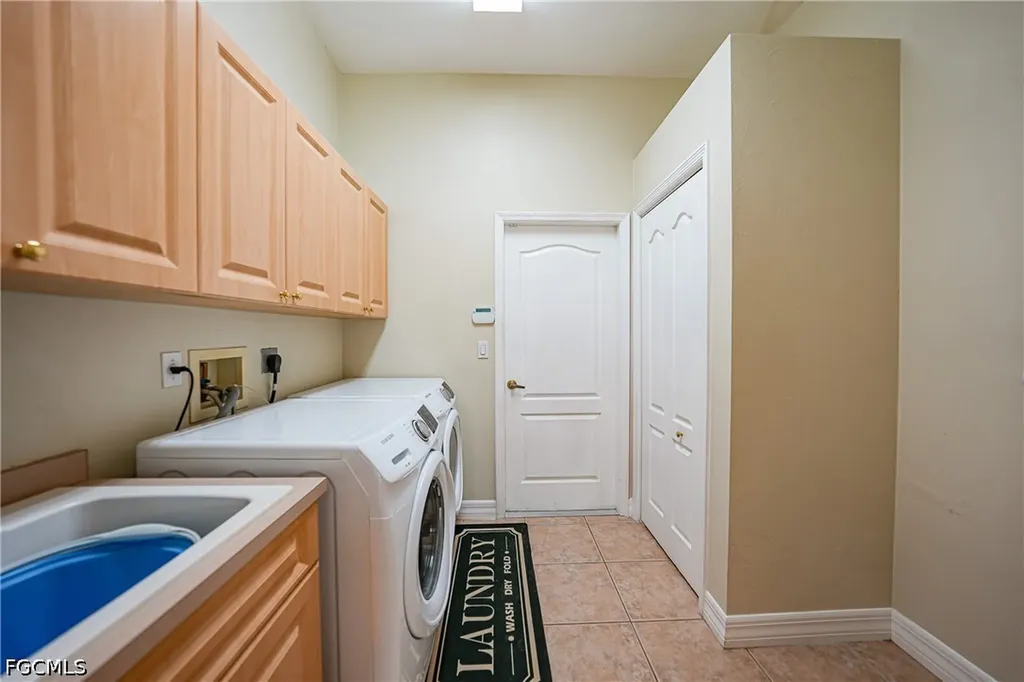 1511 NW 29th Place Cape Coral FL 33993