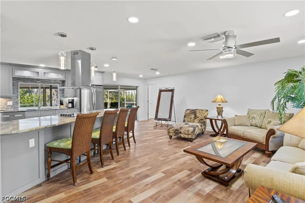 9421 Moonlight Drive Sanibel FL 33957