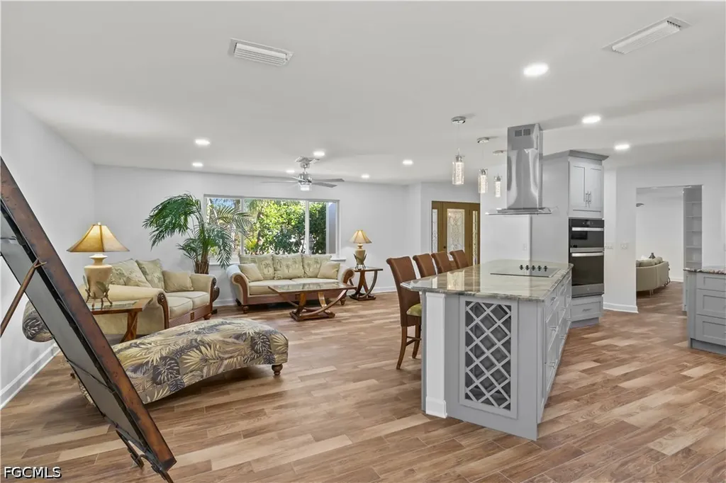 9421 Moonlight Drive Sanibel FL 33957