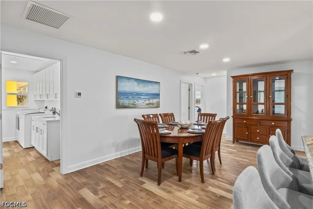 9421 Moonlight Drive Sanibel FL 33957