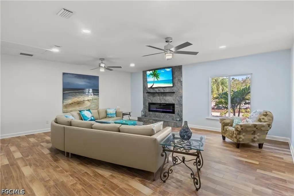 9421 Moonlight Drive Sanibel FL 33957