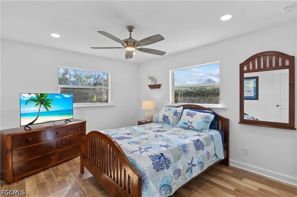 9421 Moonlight Drive Sanibel FL 33957