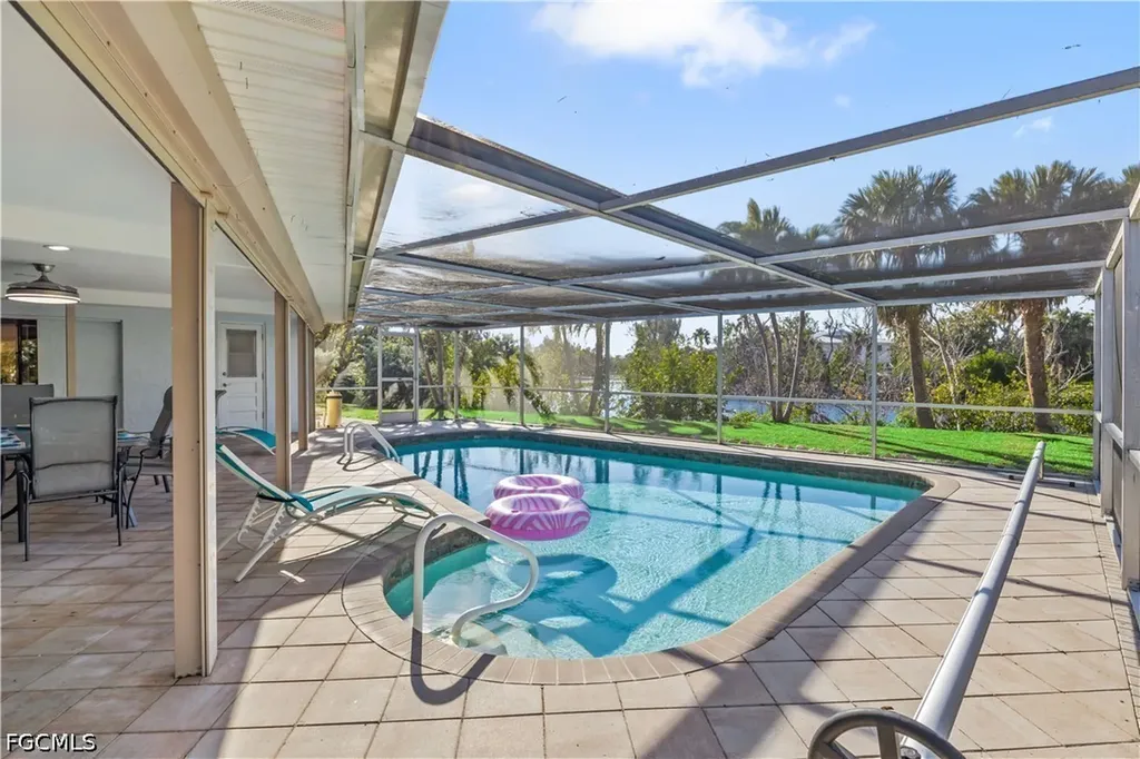 9421 Moonlight Drive Sanibel FL 33957