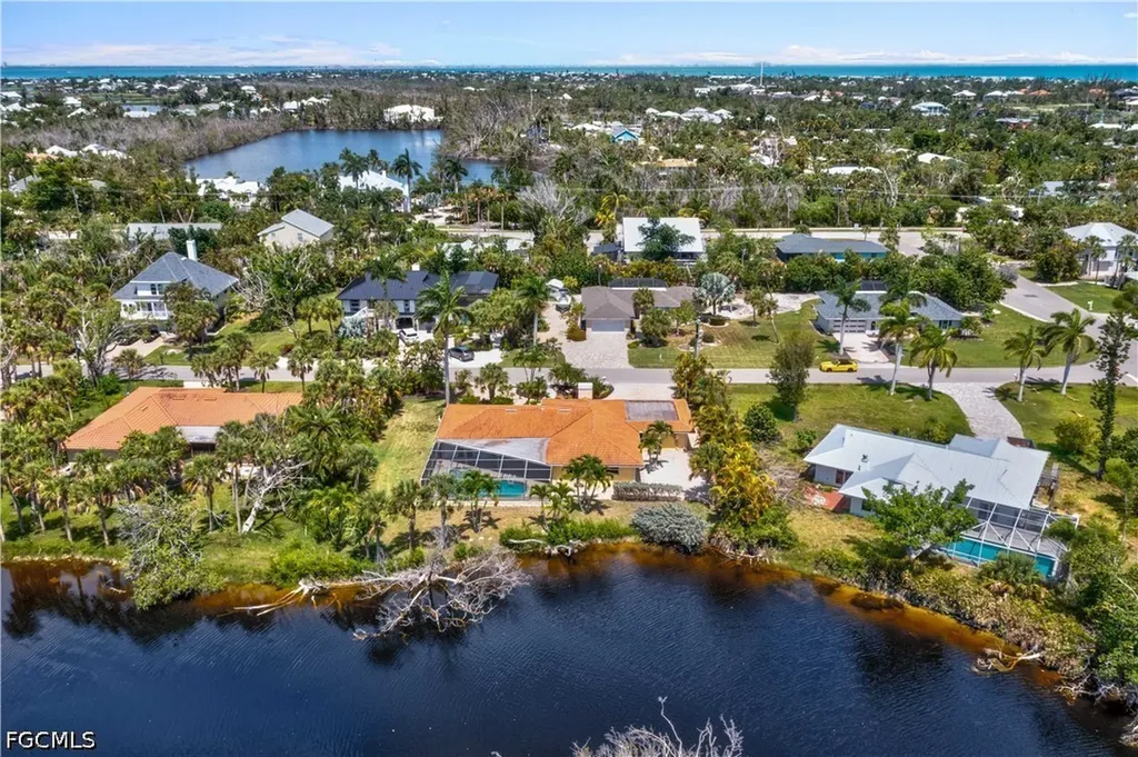 9421 Moonlight Drive Sanibel FL 33957