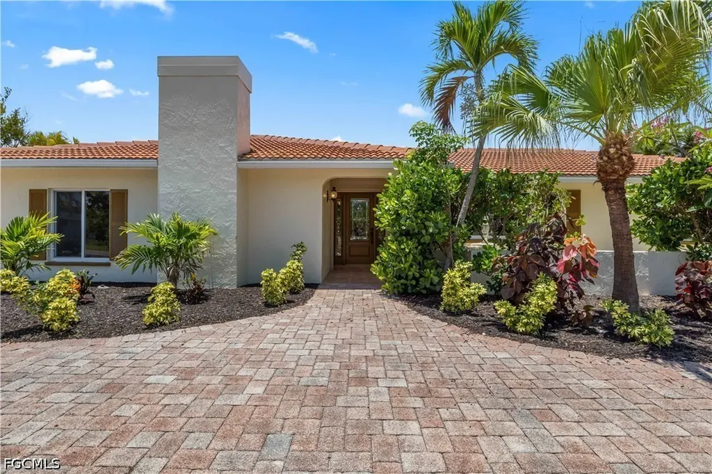 9421 Moonlight Drive Sanibel FL 33957