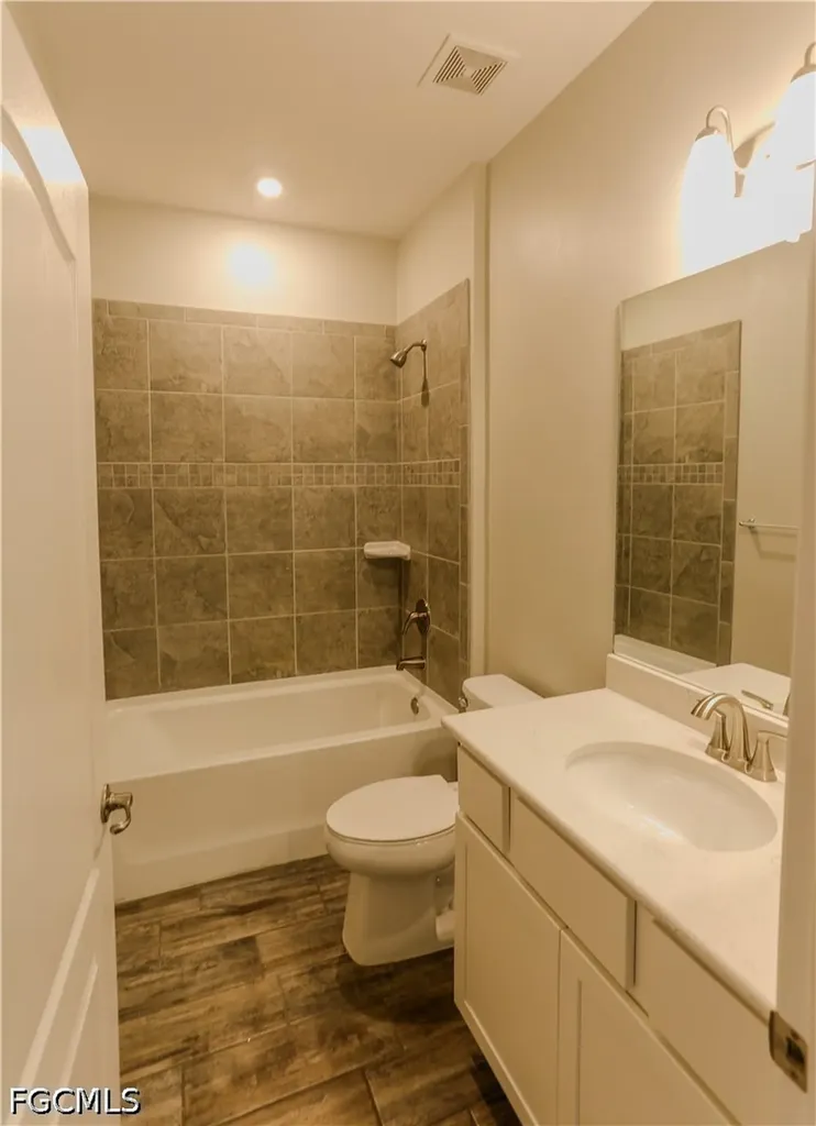 8792 Cascade Price Circle North Fort Myers FL 33917