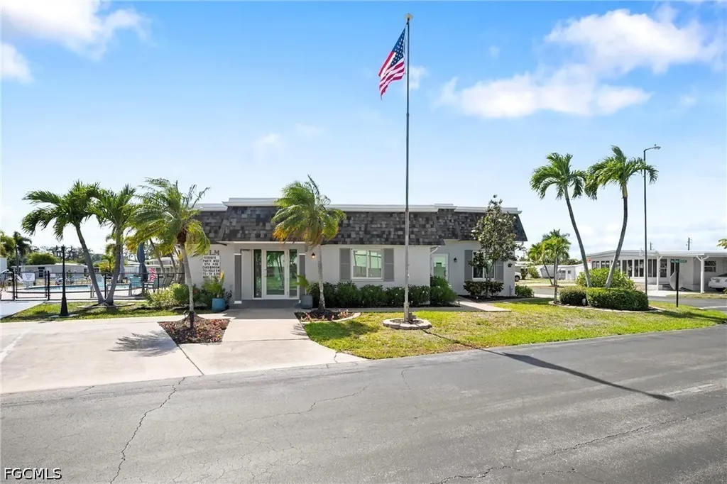 108 Windjammer Way Fort Myers FL 33908
