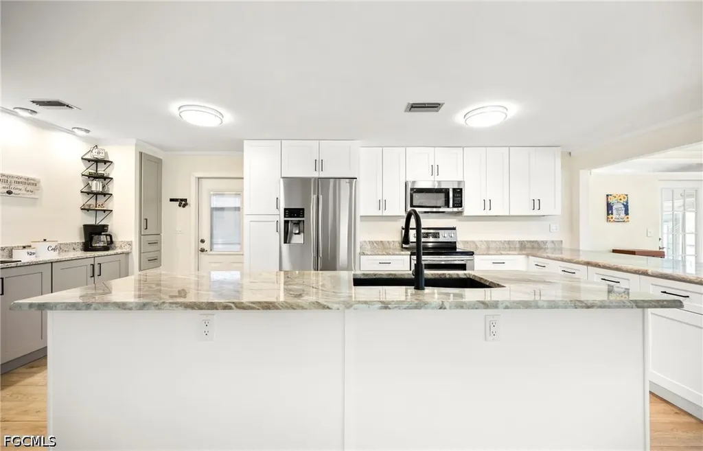 108 Windjammer Way Fort Myers FL 33908
