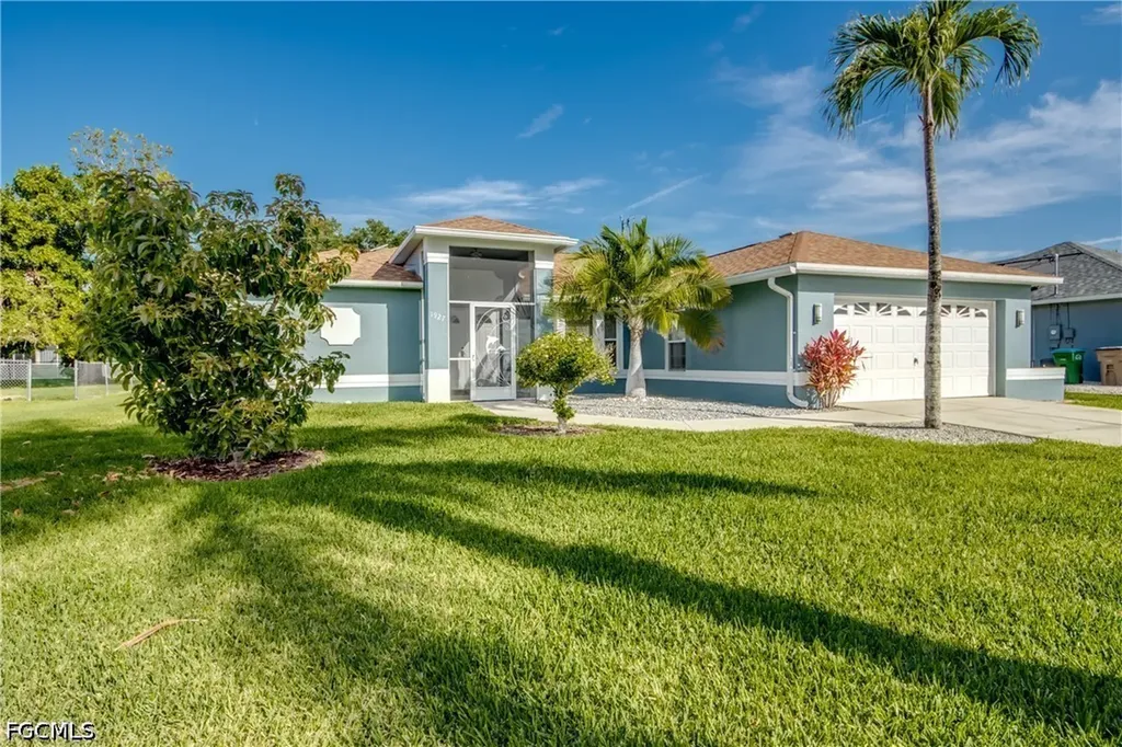 1927 SE 21st Street Cape Coral FL 33990
