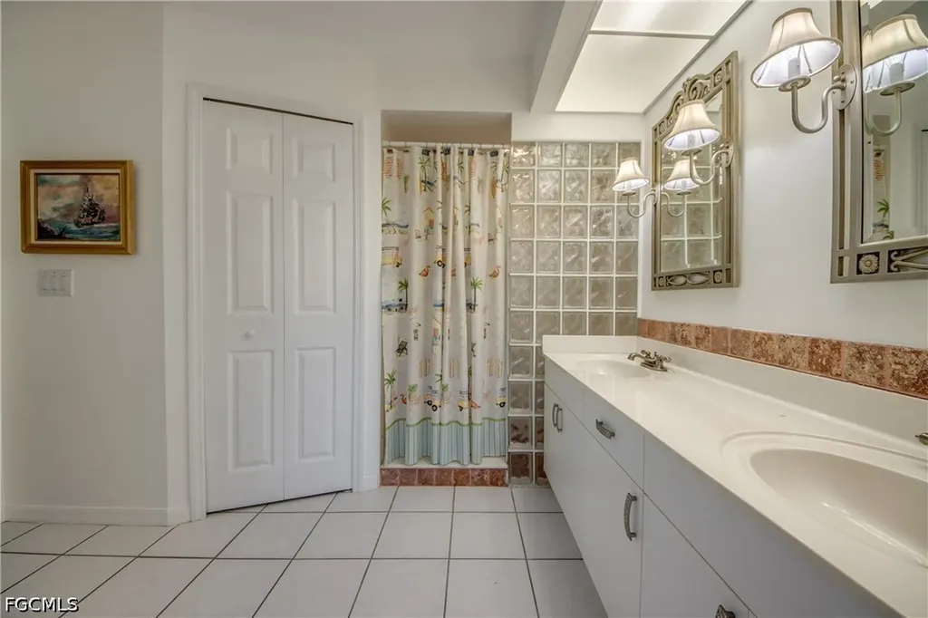 1927 SE 21st Street Cape Coral FL 33990