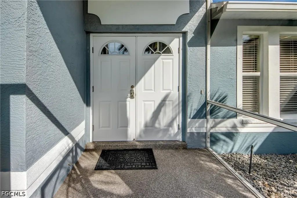 1927 SE 21st Street Cape Coral FL 33990