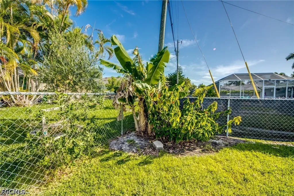 1927 SE 21st Street Cape Coral FL 33990
