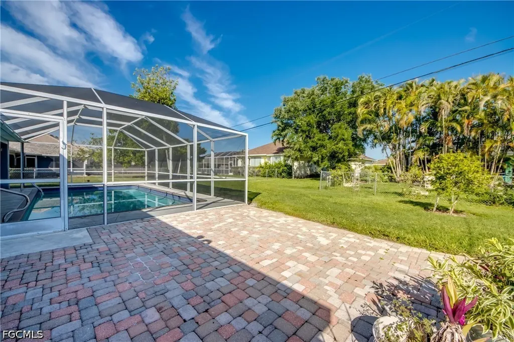 1927 SE 21st Street Cape Coral FL 33990