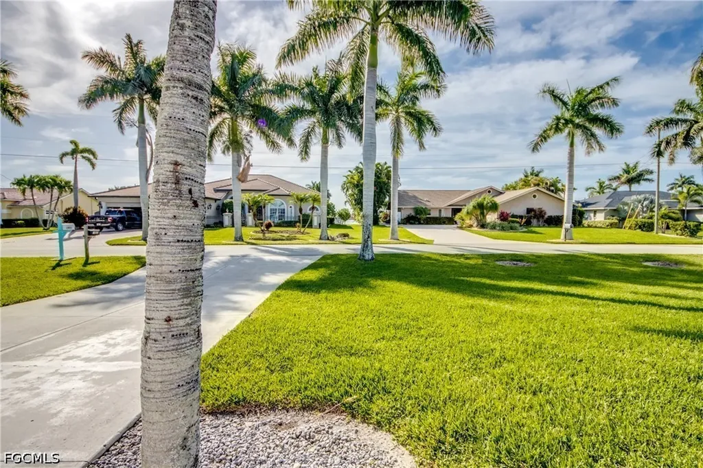 1927 SE 21st Street Cape Coral FL 33990