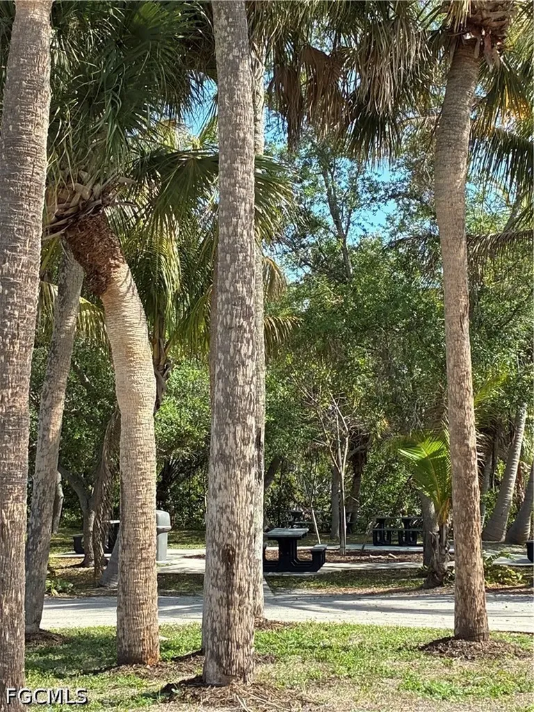 1927 SE 21st Street Cape Coral FL 33990