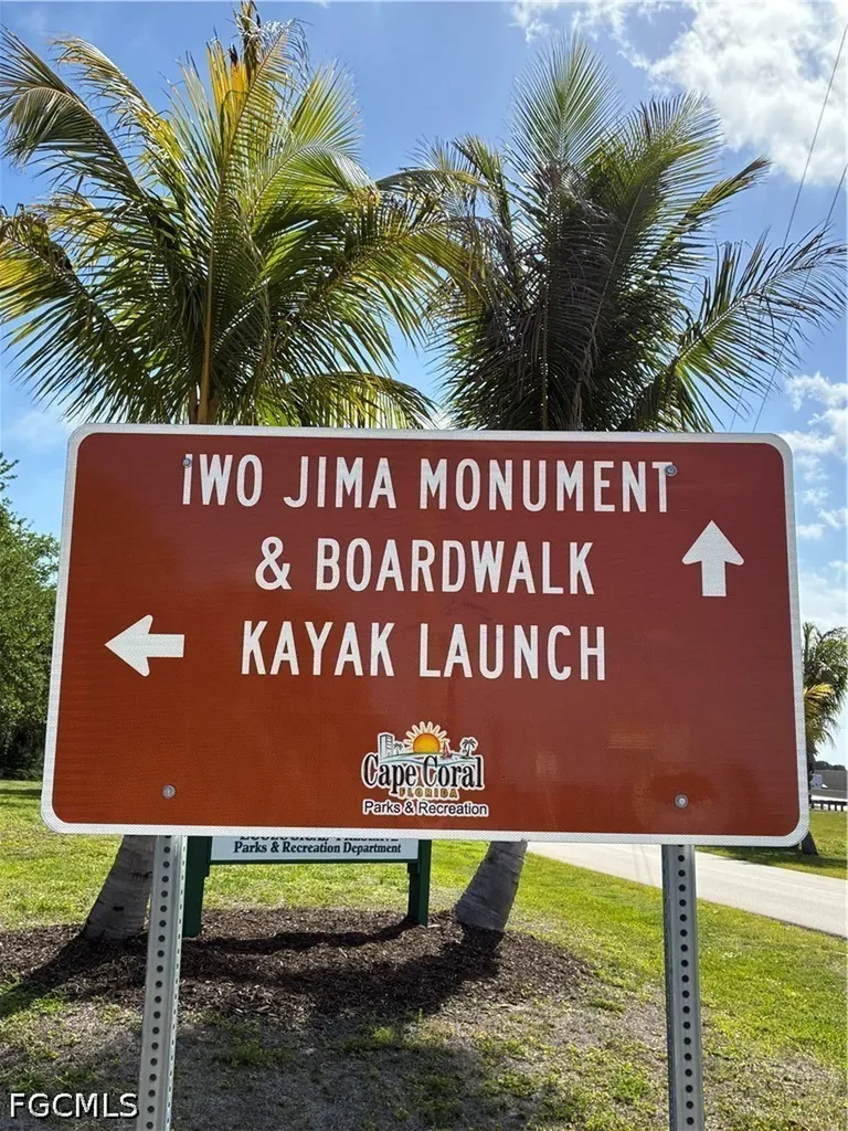 1927 SE 21st Street Cape Coral FL 33990