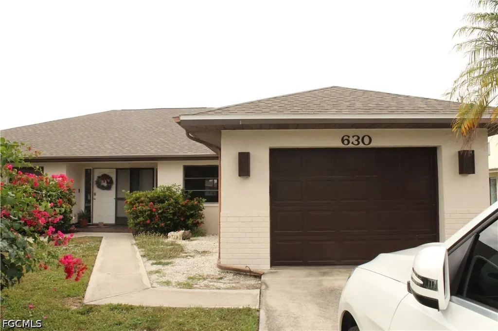 632 SE 13th Court Cape Coral FL 33990