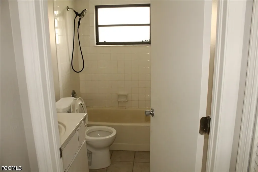 632 SE 13th Court Cape Coral FL 33990