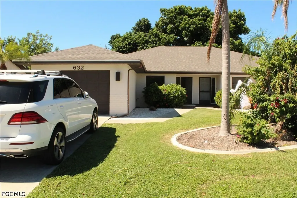 632 SE 13th Court Cape Coral FL 33990