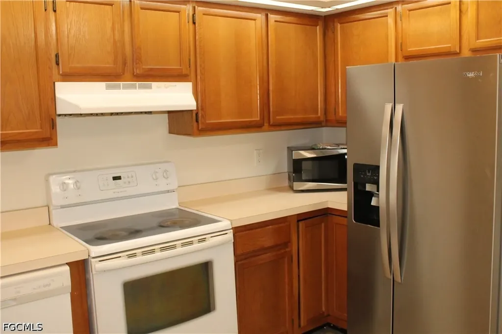 632 SE 13th Court Cape Coral FL 33990