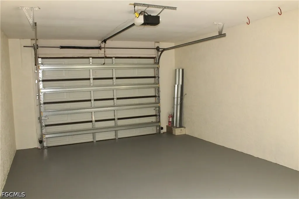 632 SE 13th Court Cape Coral FL 33990