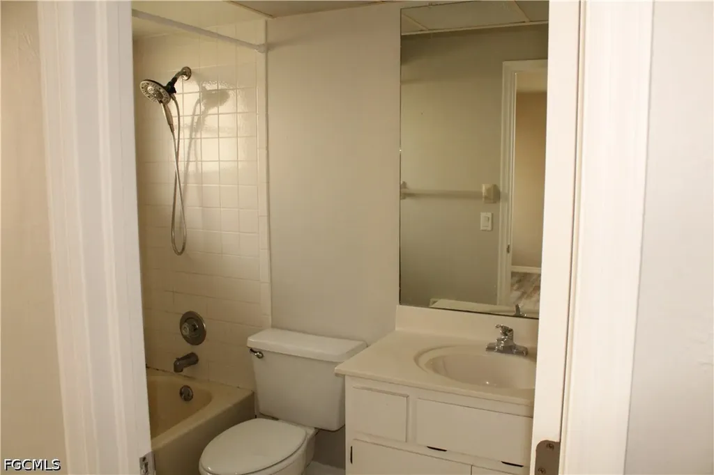632 SE 13th Court Cape Coral FL 33990