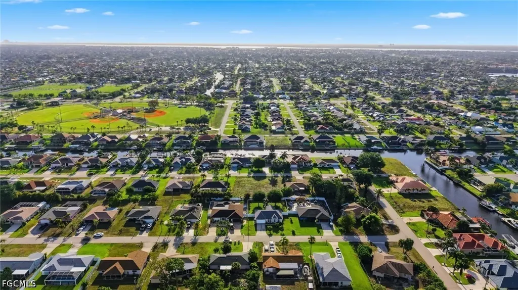4208 SW 5th Place Cape Coral FL 33914