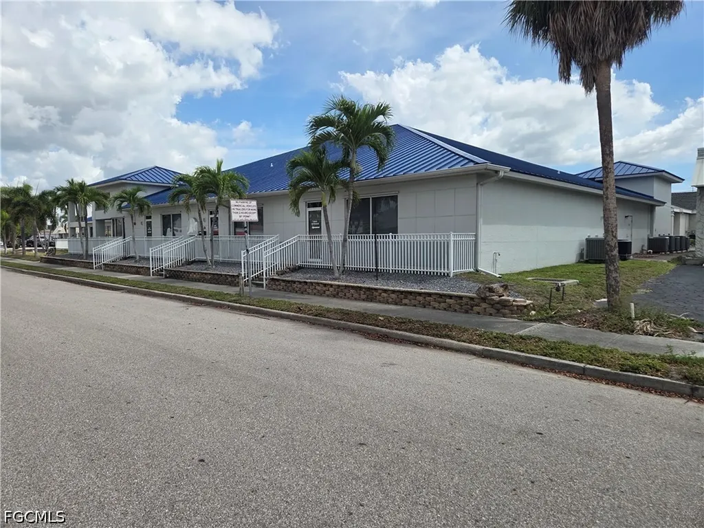 1326 SE 47th Street Cape Coral FL 33904