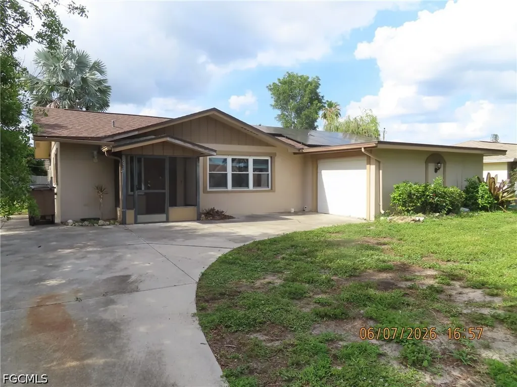 Cape Coral FL, 521 SE 35th Street