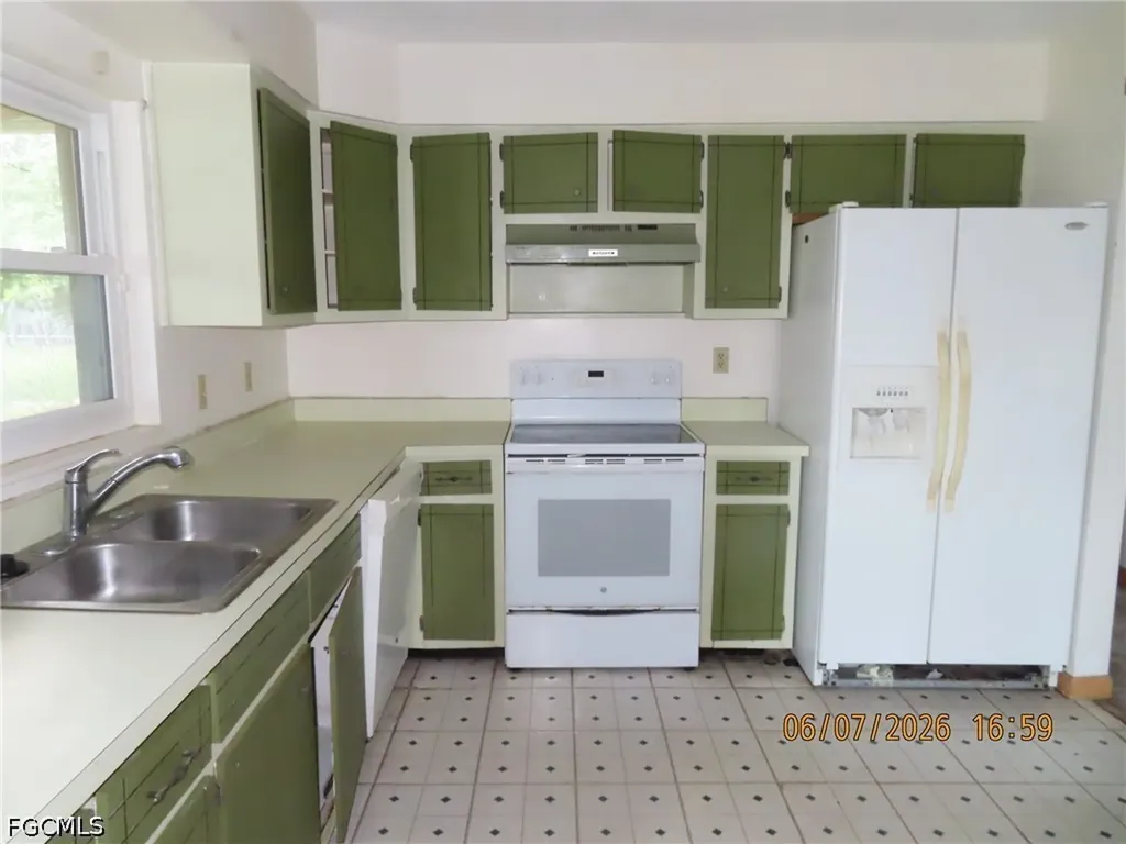 521 SE 35th Street Cape Coral FL 33904