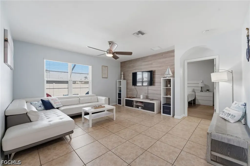 2521 SW 11th Place Cape Coral FL 33914