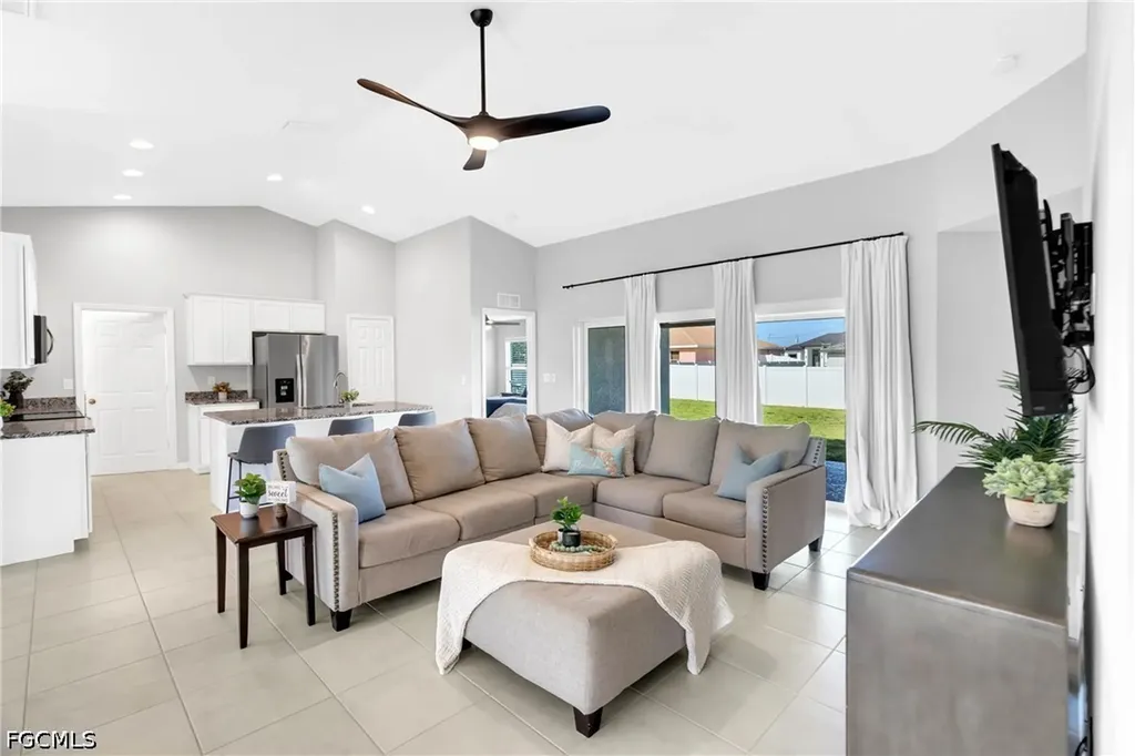 618 NE 2nd Place Cape Coral FL 33909
