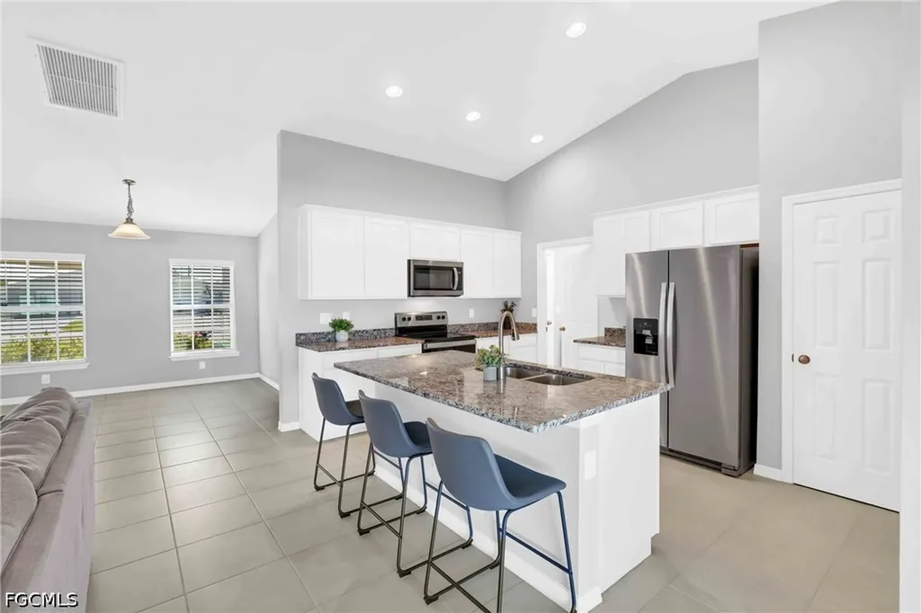 618 NE 2nd Place Cape Coral FL 33909