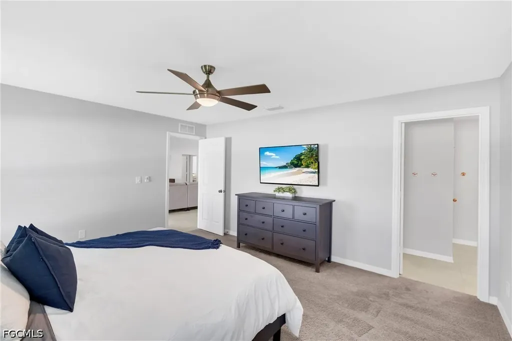 618 NE 2nd Place Cape Coral FL 33909